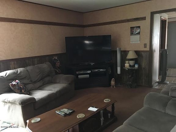 4th image of 84550 1st St