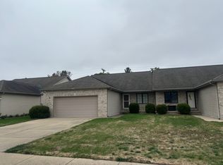 4315 Castle Pines Dr, Springfield, IL 62711