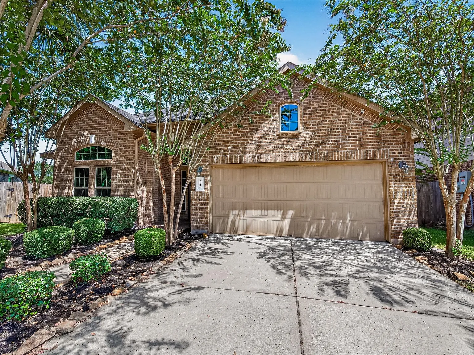 4 bed, 2.5 bath, 2382 sqft, $2,750 — Photo 2