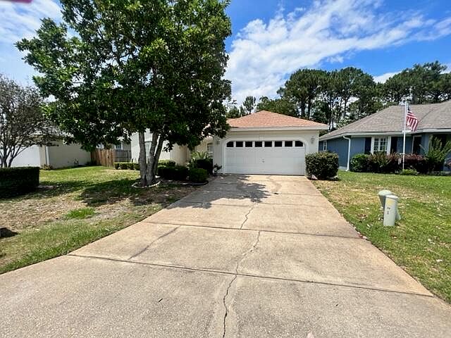1st image of 95 Bonaire Blvd