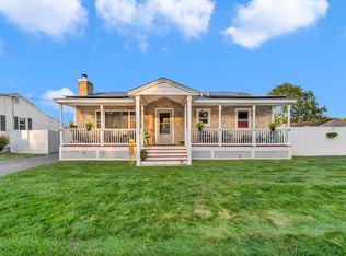 11 Crestshire Dr, Lawrence, MA 01843