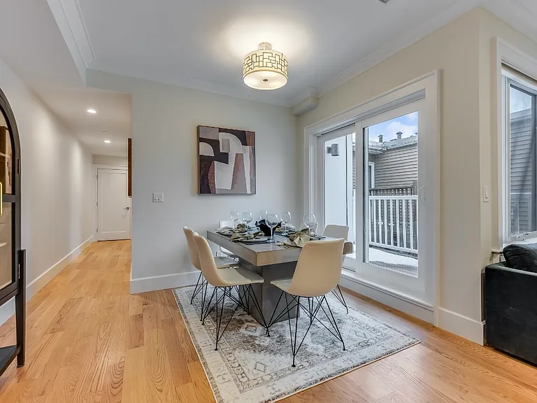 17 Vinton St #3 — Photo 5