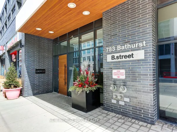 783 Bathurst St #614, Toronto, ON M5S 0A8