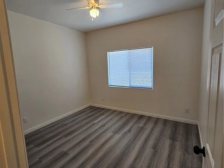 710 E Whittier Ave — Photo 8