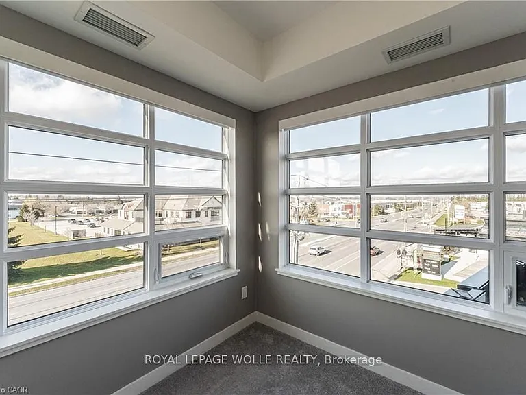 255 Northfield Dr E #302 — Photo 22