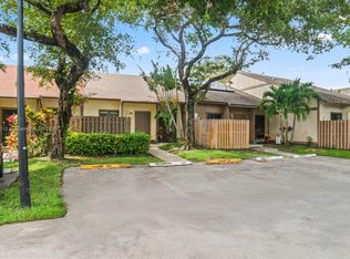 460 NE 211th Ter, Miami, FL 33179