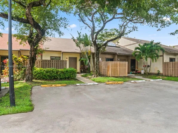 460 NE 211th Ter, Miami, FL 33179