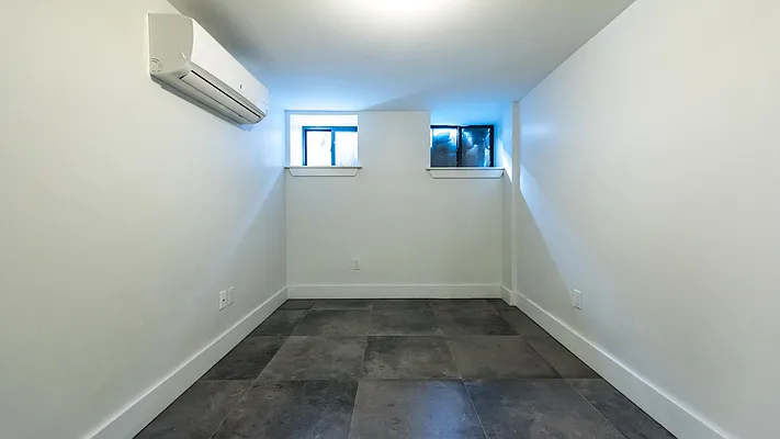 Rented by Nooklyn NYC LLC | media 8