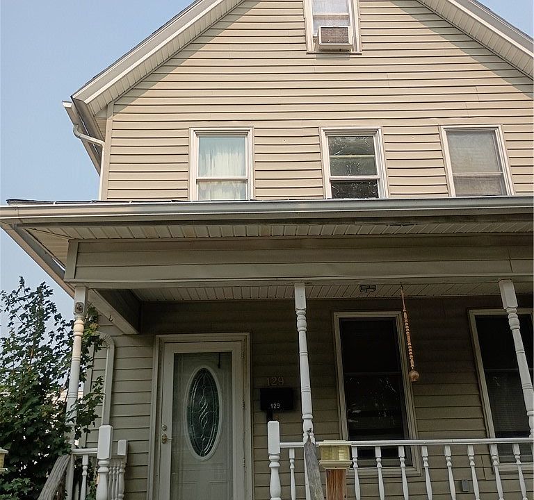 1st image of 129 S 4th St
