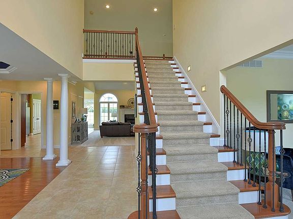 3rd image of 22 Juliana Dr