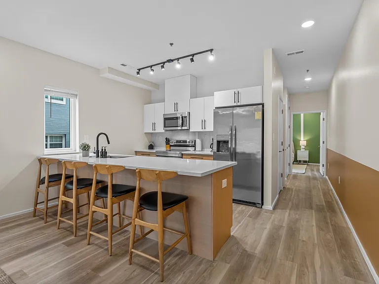 547 Winton Ter NE #1A — Photo 5