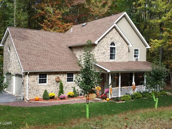 2 Arrowhead Dr, Hazleton, PA 18202