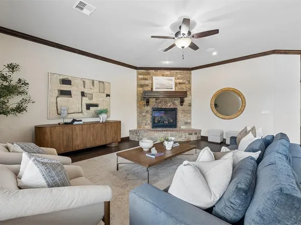 15708 Laguna Dr, Edmond, OK 73013