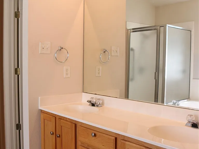 1811 W Pflugerville Pkwy — Photo 19