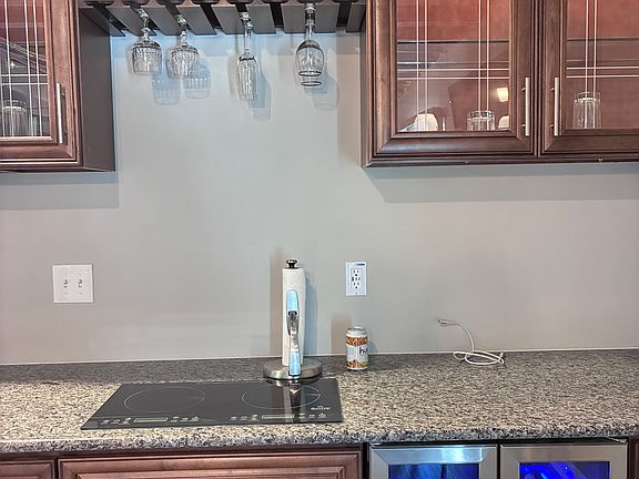 5th image of 8955 Winthrop Ln