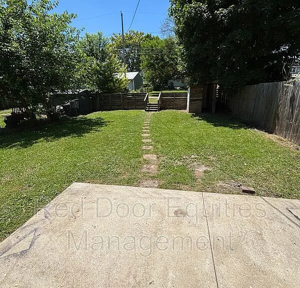 421 Washington Ave — Photo 8