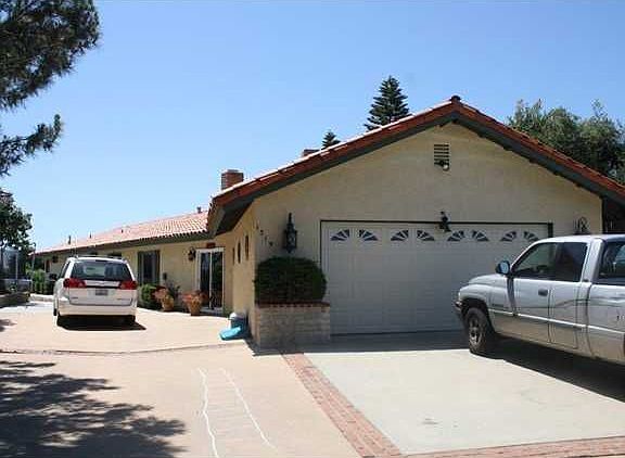 3rd image of 1519 Calavo Dr