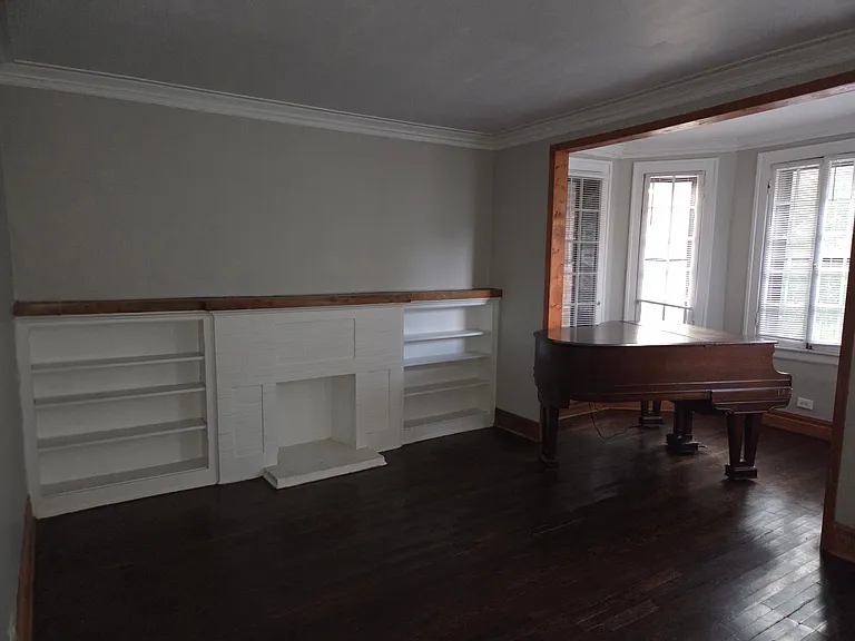1335 W Fargo Ave #1W — Photo 2