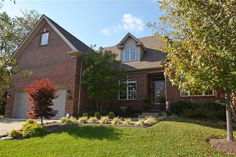 1st image of 981 Village Green Dr