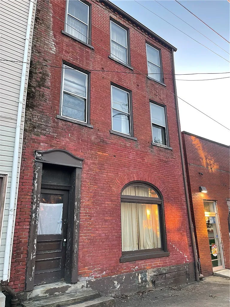 406 Market St photo 1