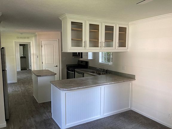 4th image of 979 Essex St Lot 32