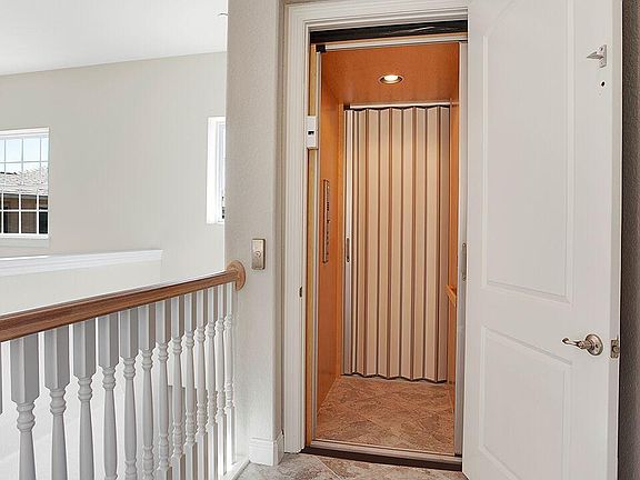 5th image of 143 Laterra Links Cir Unit 202