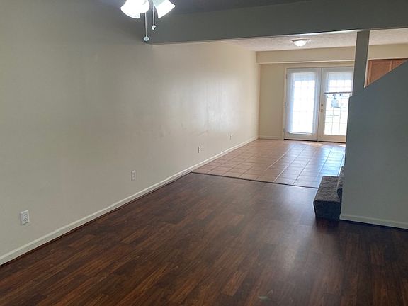 3rd image of 210 Saratoga Cir