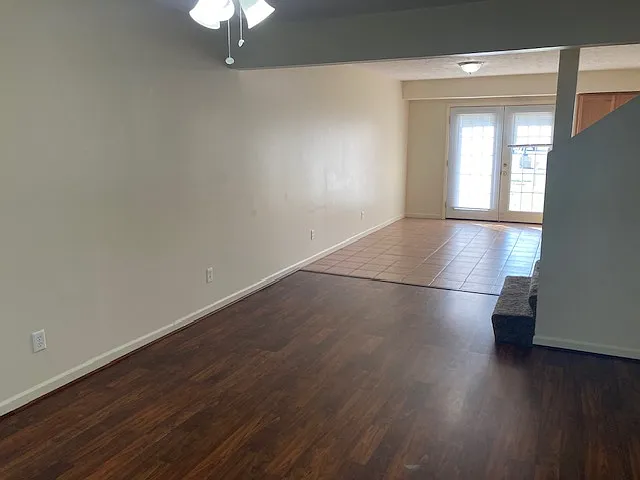 204 Saratoga Cir — Photo 3