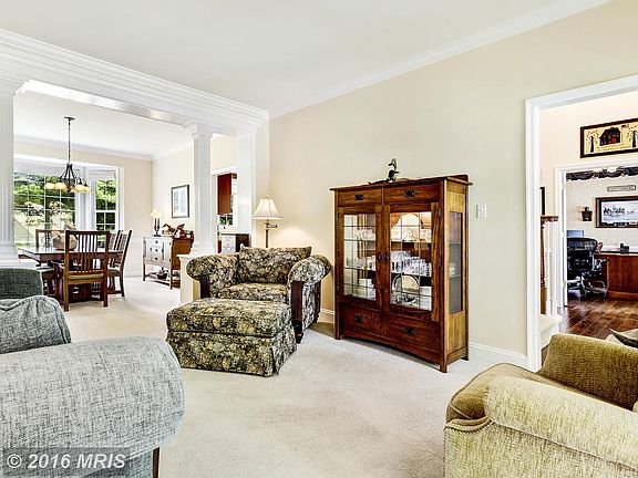 5th image of 365 Horseshoe Ln