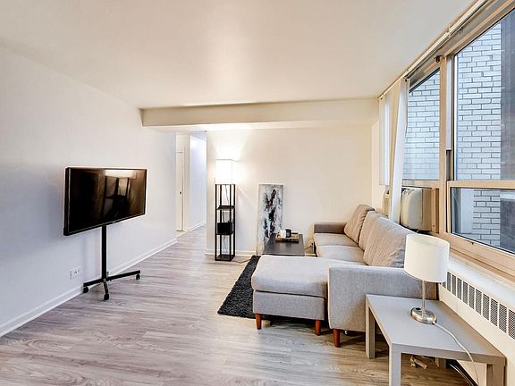 4th image of 3950 N Lake Shore Dr #227