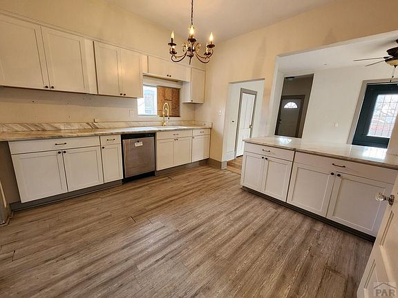 3rd image of 1205 W 15th St