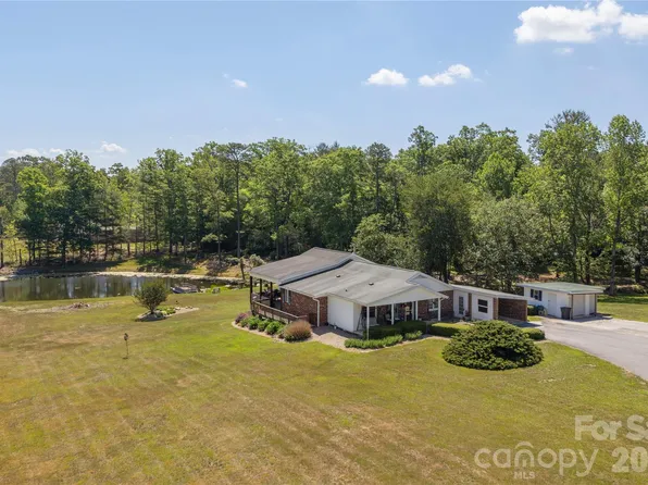 231 Allen Rd, East Flat Rock, NC 28726