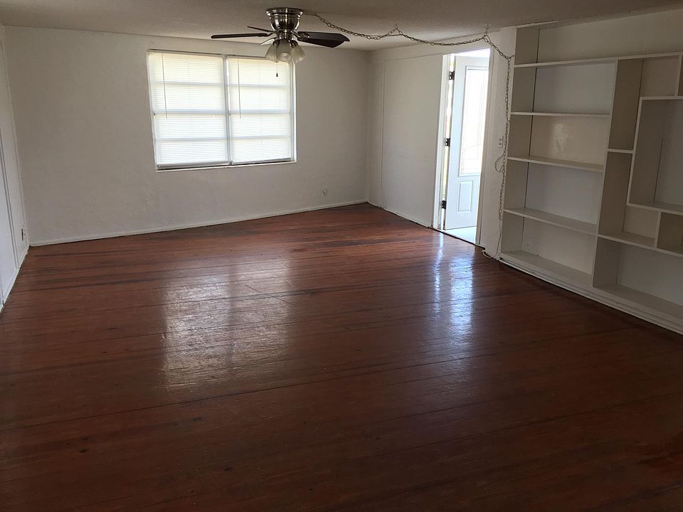 1st image of 224 Ponce De Leon Dr