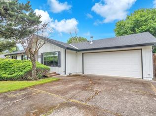306 E Park Ave, Molalla, OR