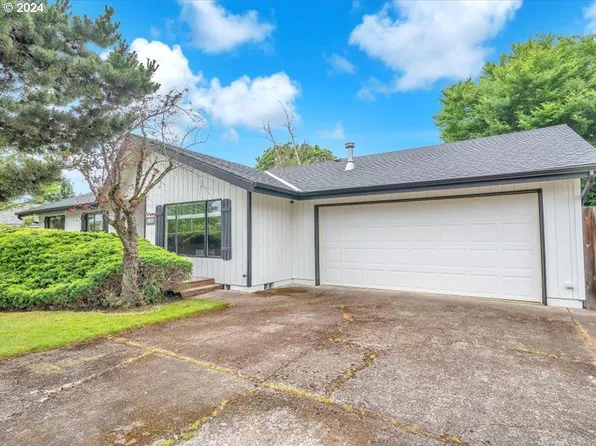 306 E Park Ave, Molalla, OR 97038