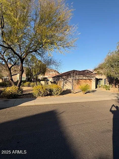 4 bed, 2.0 bath, 1965 sqft, $2,199 — Photo 2