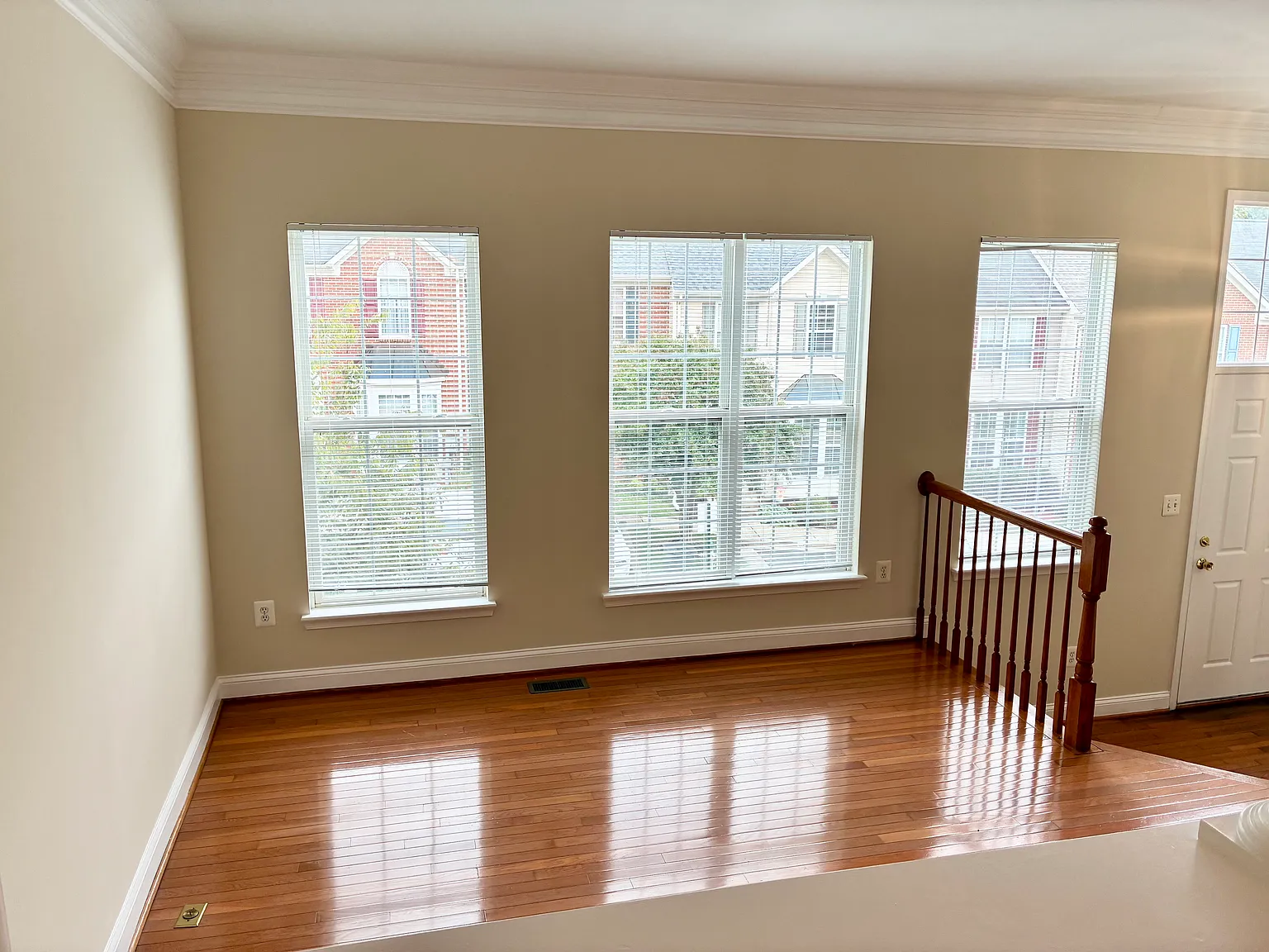 3 bed, 1672 sqft, $2,900 — Photo 3