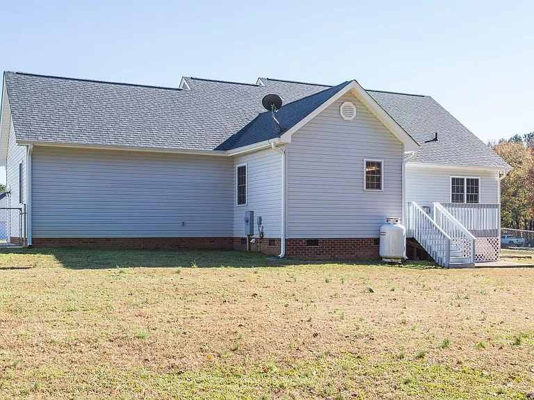 60 Blairwood Dr — Photo 5