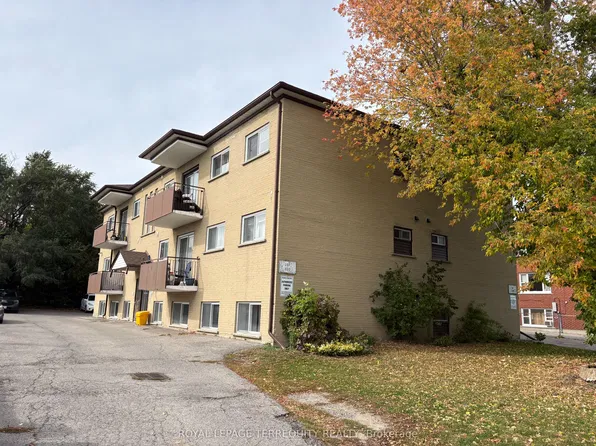 200 Park Rd N Unit 101, Oshawa, ON L1J 4L8