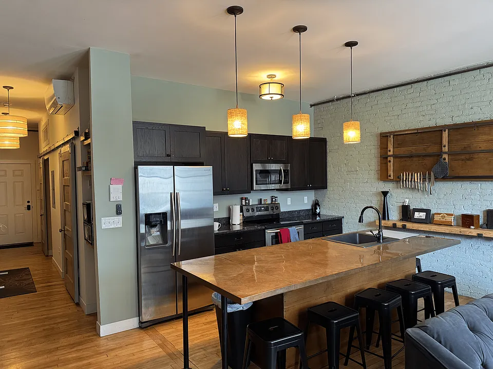 24 State St #2