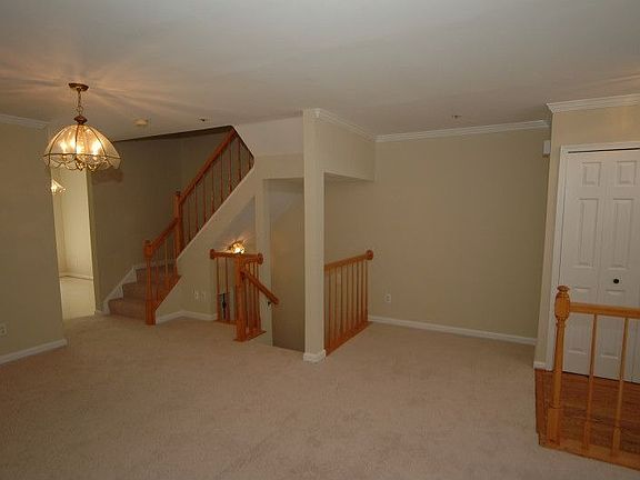 5th image of 44013 Falmouth Ct