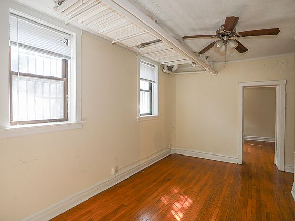 2nd image of 5058 N Kenmore Ave #G