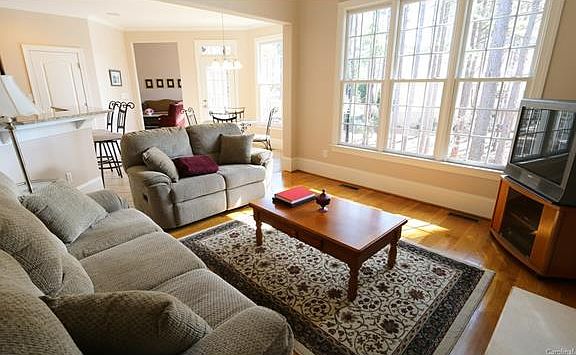 5th image of 9215 Sherbourne Ln #71