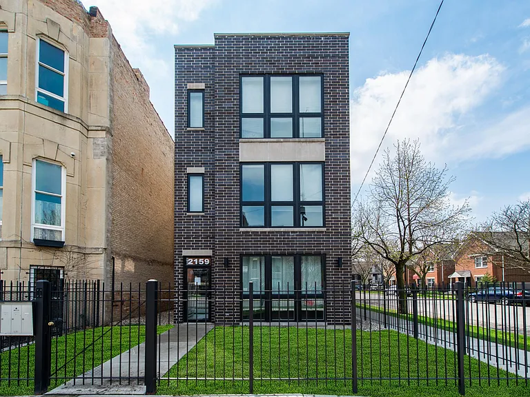 2159 W Adams St #2 — Photo 1