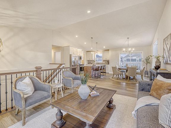 4th image of 2885 Trinity Dr