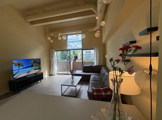 3 N Columbus Blvd APT 221, Philadelphia, PA 19106