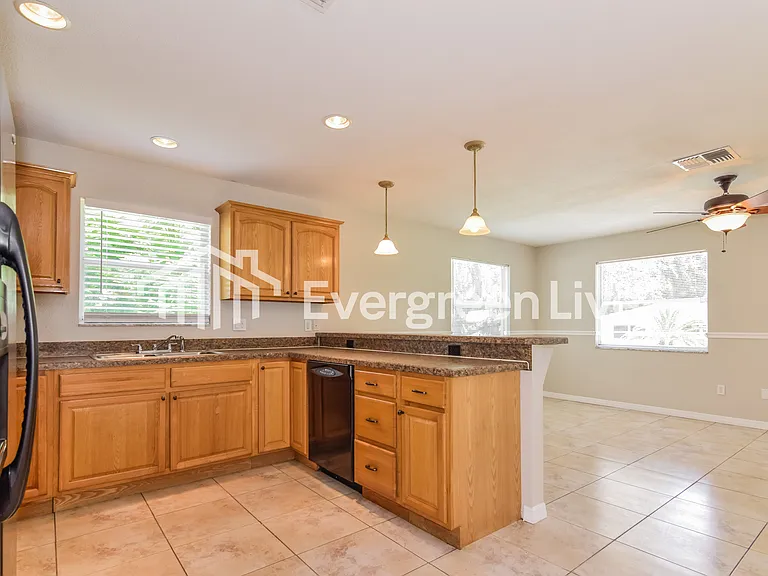 6436 Florida Ave — Photo 5
