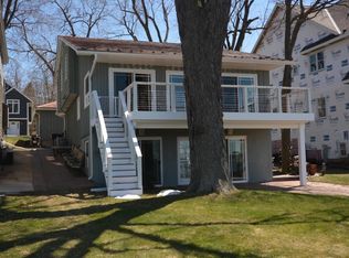 485 Park Ave, Pewaukee, WI 53072