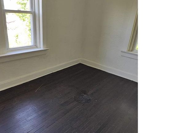 3rd image of 123 N Lawn Ave #10