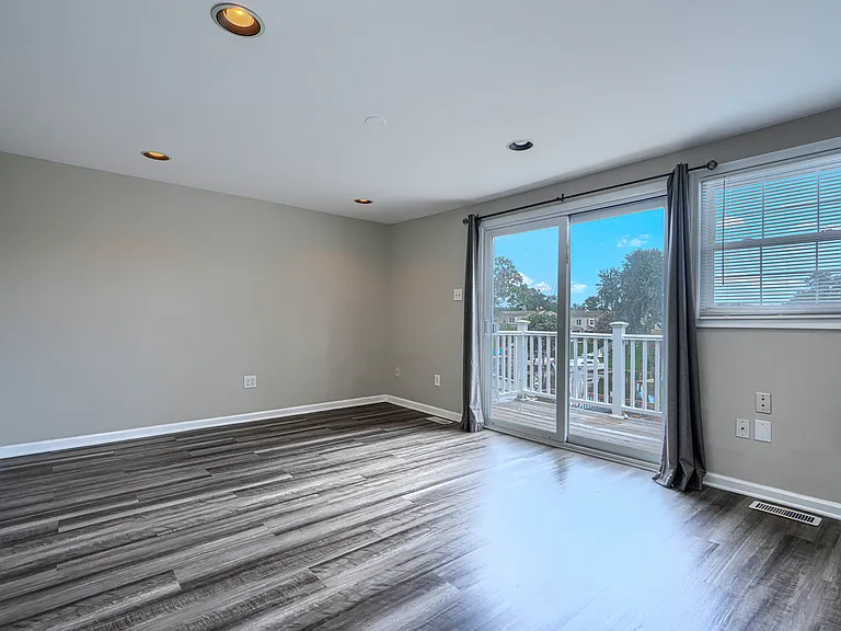 209 Bridge Dr — Photo 36